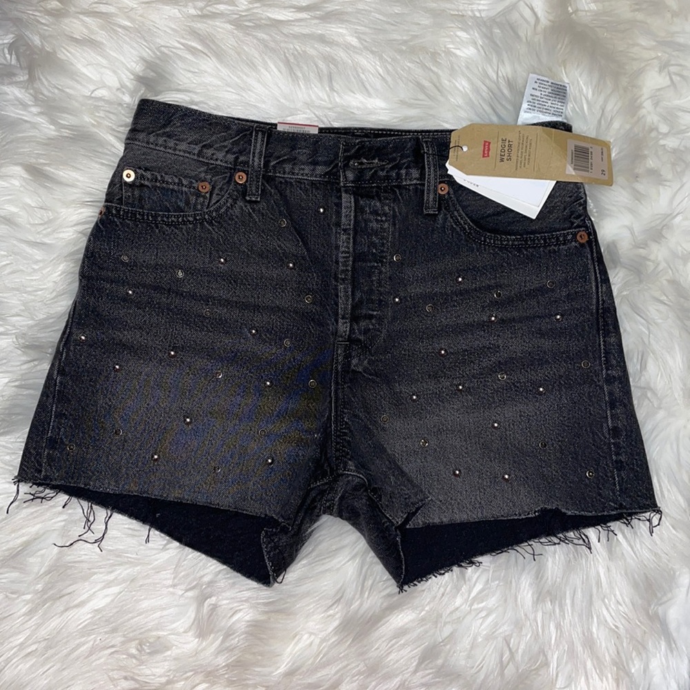3 for $50🎉NWT Levi’s stuffed and jeweled wedgie short
